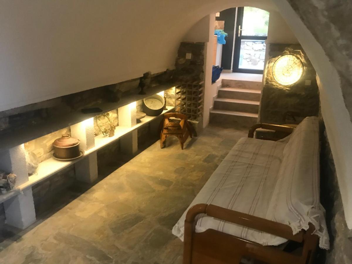 Lagadi 1860 Hostal Trakhila Exterior foto