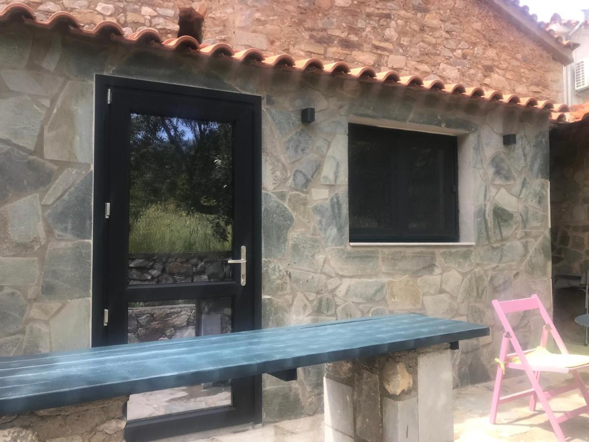 Lagadi 1860 Hostal Trakhila Exterior foto