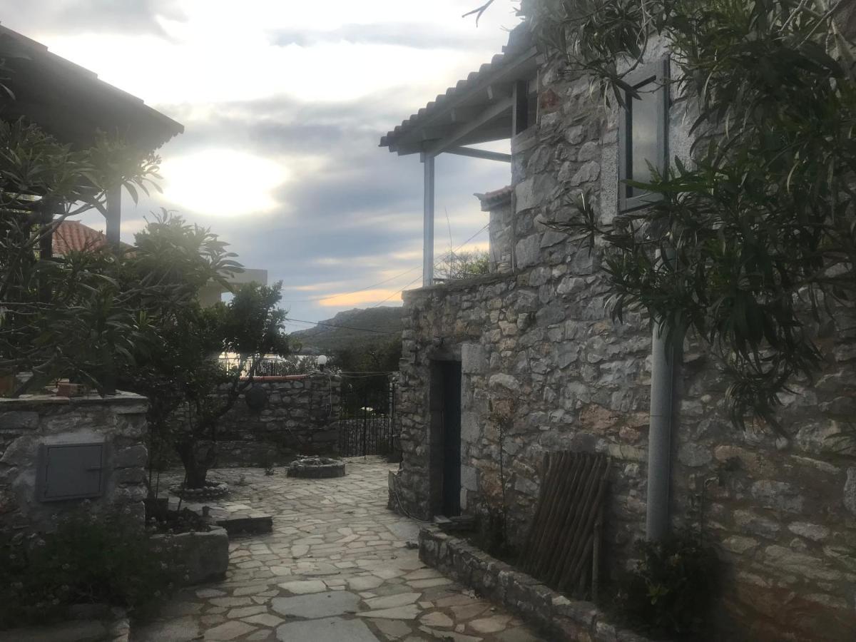 Lagadi 1860 Hostal Trakhila Exterior foto